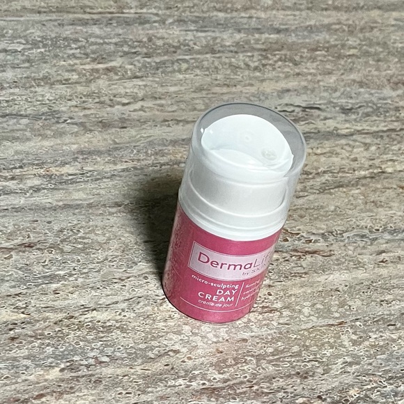 New Dermalift micro- sculpting Day Cream by SKINN - Picture 16 of 16